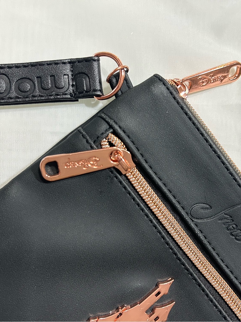 Buckle Down Collectible Snow White Black Wristlet with Rose Gold Castle Accent - Picture 2 of 6